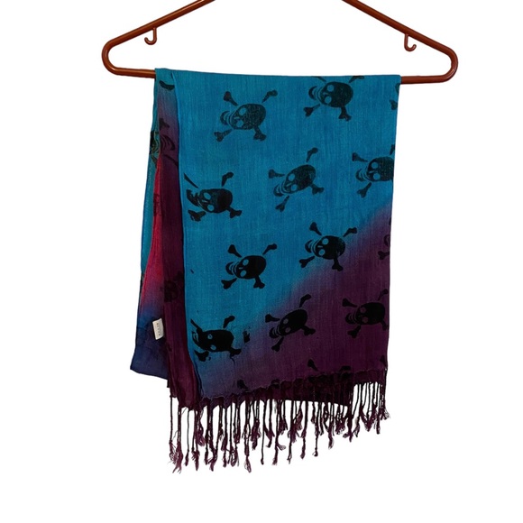 Colorful Skull Scarf - Picture 3 of 3